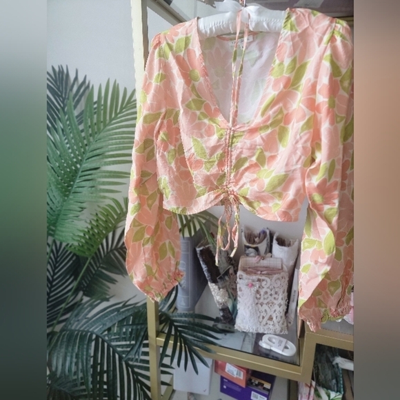 BNWT Vici Dolls Floral Adjustable Crop Top - Women's Size Medium - Picture 6 of 8